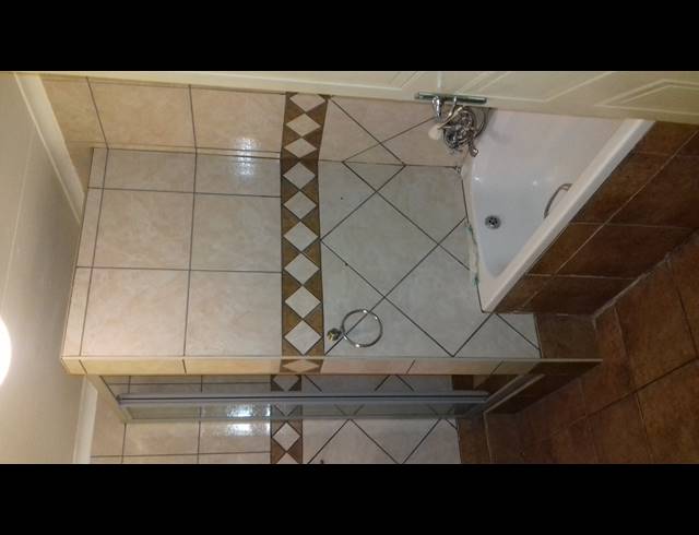 2 BEDROOM FLAT TO LET IN VAALPARK